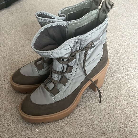 “Dolce Vita- Celida Platform Boots” - Picture 3 of 10